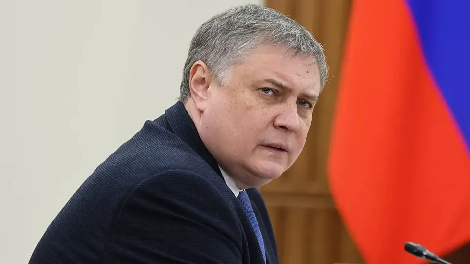 Генпрокуратура направила иск с требованием ареста и изъятия активов высокопоставленного чиновника и его близких на общую сумму свыше 970 млн рублей, включая автомобили и объекты недвижимости.