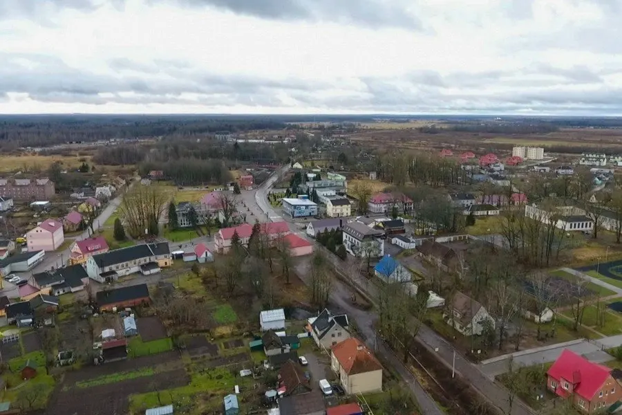 Третий конкурс на благоустройство Сквера переселенцев в Краснознаменске объявляет МБУ «Управление капитального строительства». Бюджет контракта — 5 104 077 рублей; сроки подачи заявок — 12–19 октября 2026 года; работы должны быть завершены до 10 декабря.