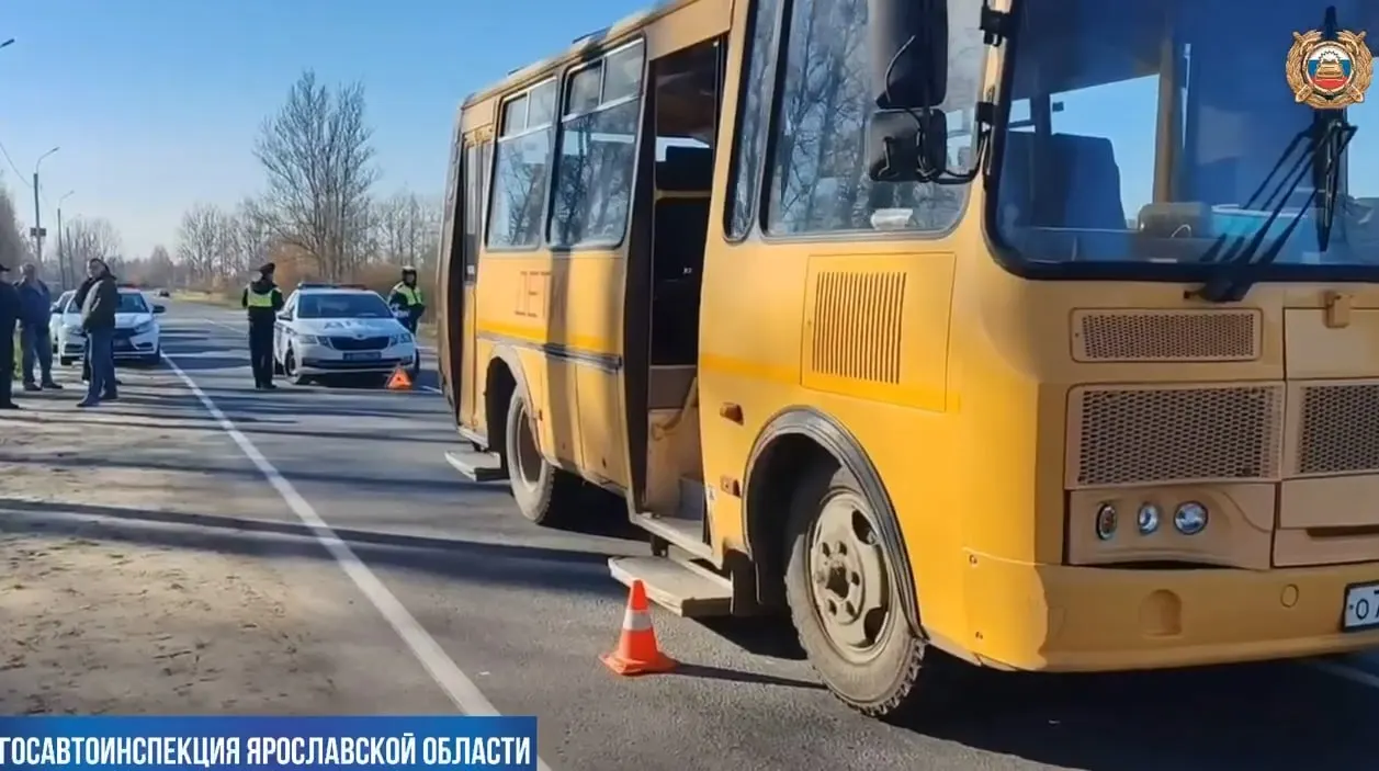 16-летний мальчик пострадал после наезда автобуса на нерегулируемом участке дороги в деревне Григорьевское. Его доставили в больницу.