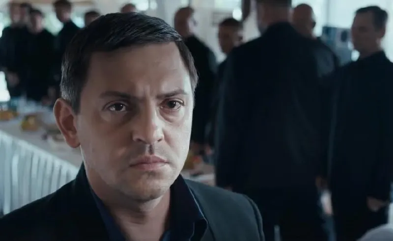 Сын актера из культового фильма «Мы из будущего» поделился историей о мистическом совпадении после кончины отца; позже стало известно, что актер не дожил до рождения внука.