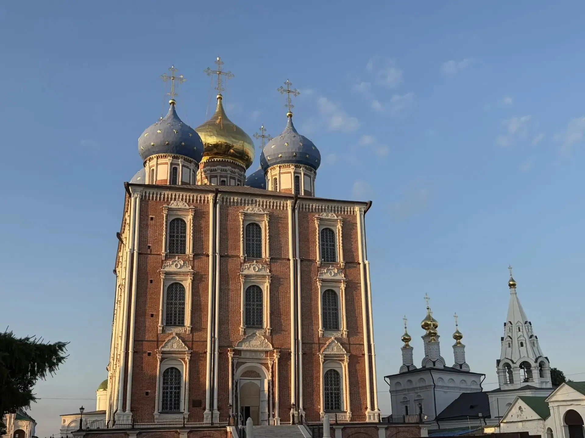 Переезд москвички из столицы в Рязань в 2022 году и её честная оценка бытовых условий города.