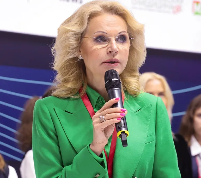 Голикова предложила расширить перечень литературных произведений в государственных образовательных программах и включить китайские тексты, включая «Путешествие на Запад» и стихи Ли Бо и Ван Вэя.