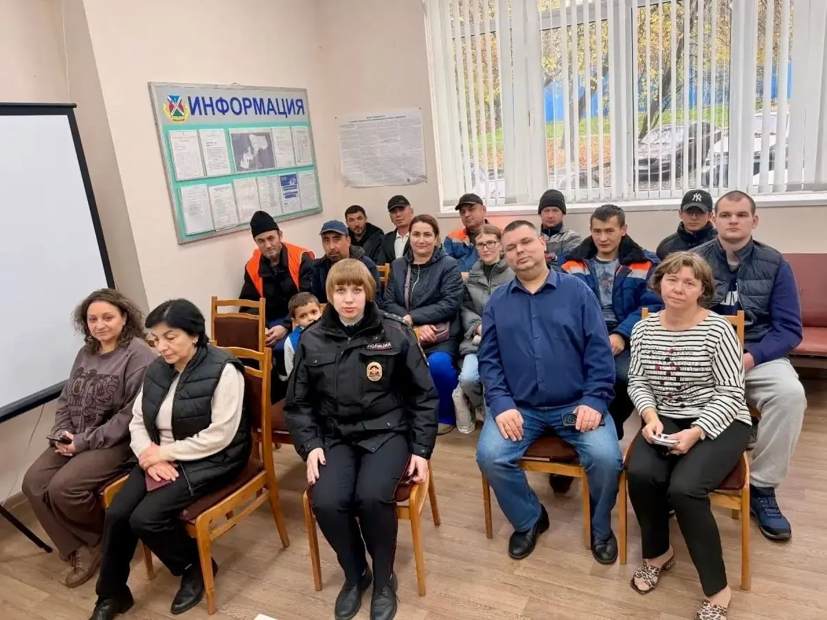 В Можайском районе столицы состоялась профилактическая лекция для мигрантов о противодействии экстремизму и мерах безопасности.