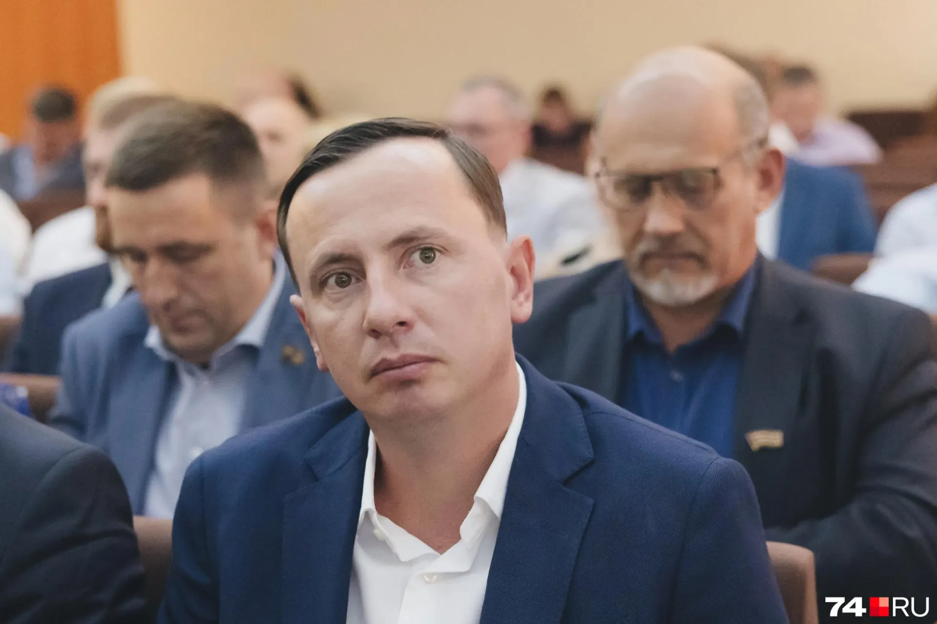 Иск о смене причины увольнения подан в суд. Прокуратура заявляет о нарушениях в декларациях, решение суда частично удовлетворено.