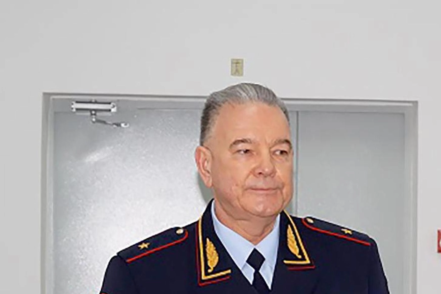 Генерал-майор Сергей Мальков обвиняется во взятке крупного размера и злоупотреблении должностными полномочиями; дело дополняется новыми статьями УК, арест продлен.