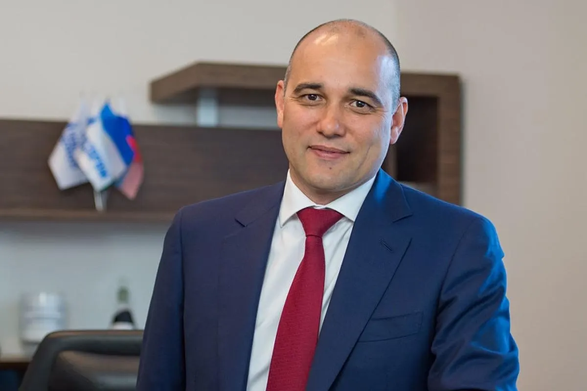 После прекращения уголовного дела компания подала гражданский иск о возмещении ущерба; ситуация осложняется тем, что сумма взыскания пока не разглашена.