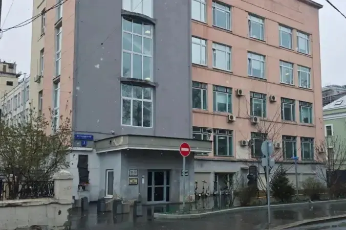 Издание в центре столицы сталкивается с выселением из здания, финансовыми трудностями и закрытием музея памяти Анны Политковской, что сопровождается давлением властей.